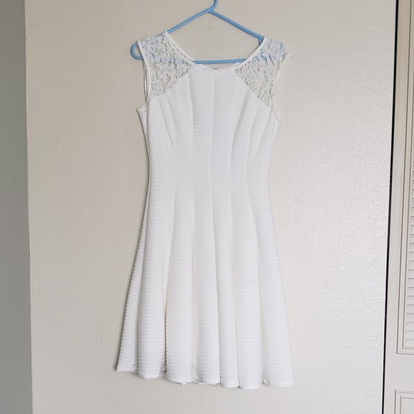 Danny & Nicole Dresses & Skirts - Danny and Nicole  white dress size 6